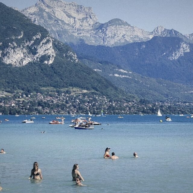 Lac d’Annecy en Haute-Savoie, destination de vacances en France